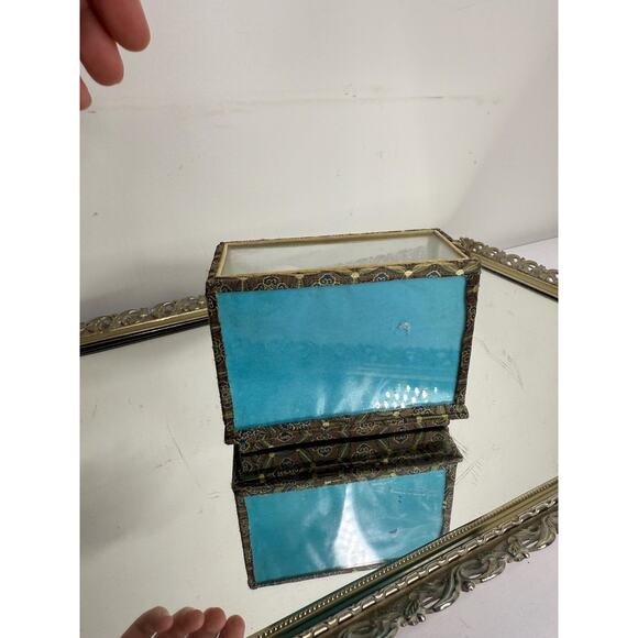 Beautiful Vintage Hand Painted Chinese Eggs with Florals in Glass Display Case - Picture 3 of 9